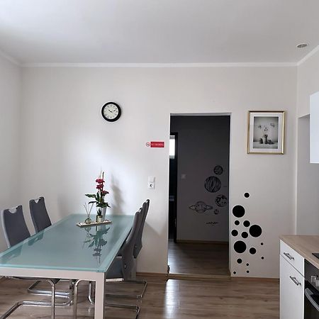 Appartamento Up Resistances G Baden bei Wien Esterno foto