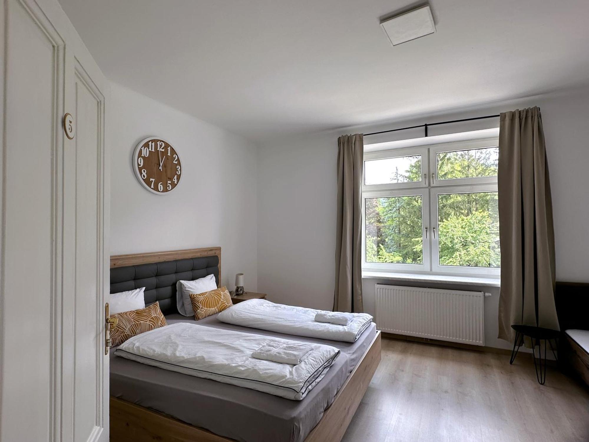 Appartamento Up Resistances G Baden bei Wien Esterno foto