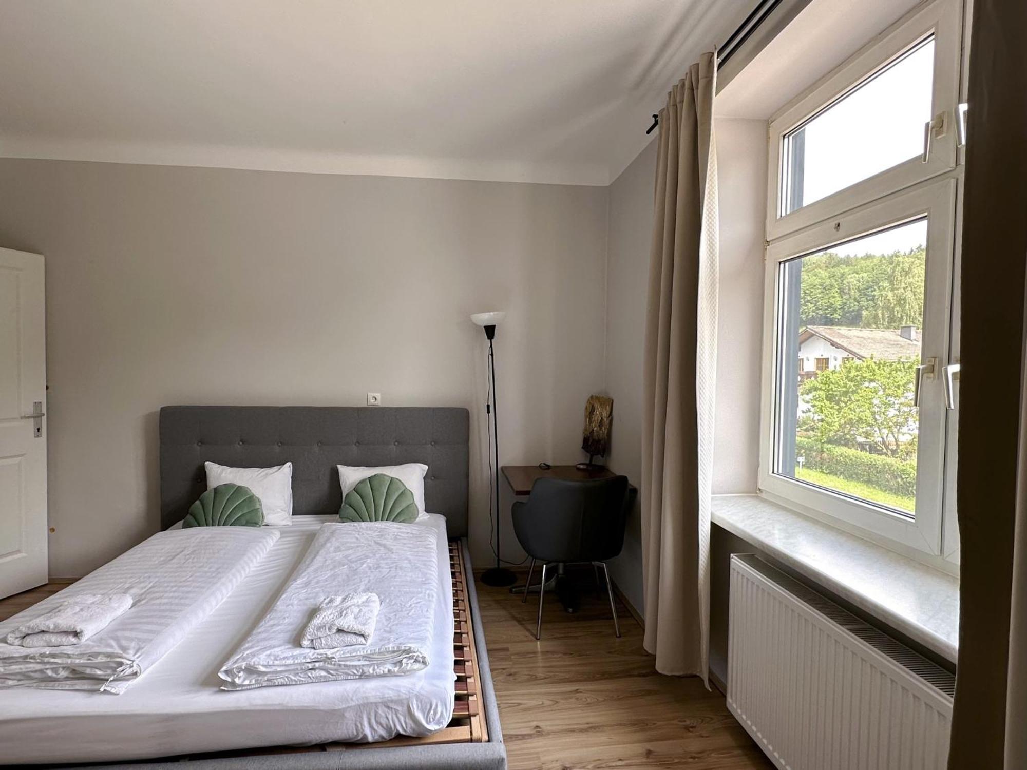 Appartamento Up Resistances G Baden bei Wien Esterno foto